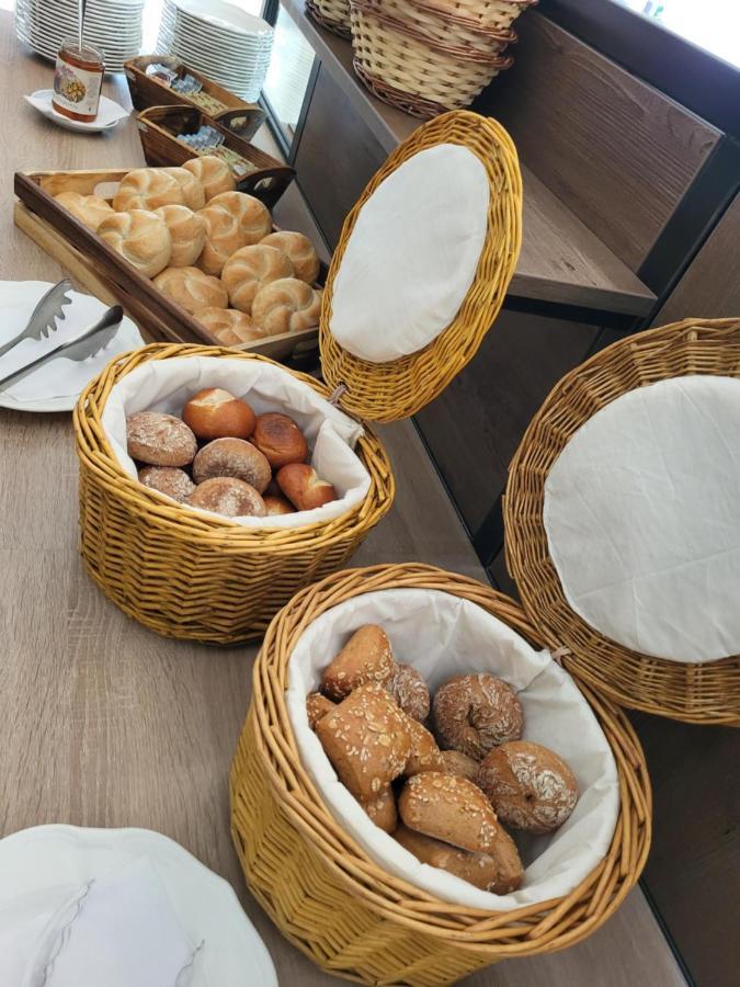 Wanderhotel Garni Cresta Schruns Dış mekan fotoğraf